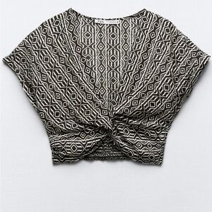 ZARA // NWT Black and White Geometric Crop Top